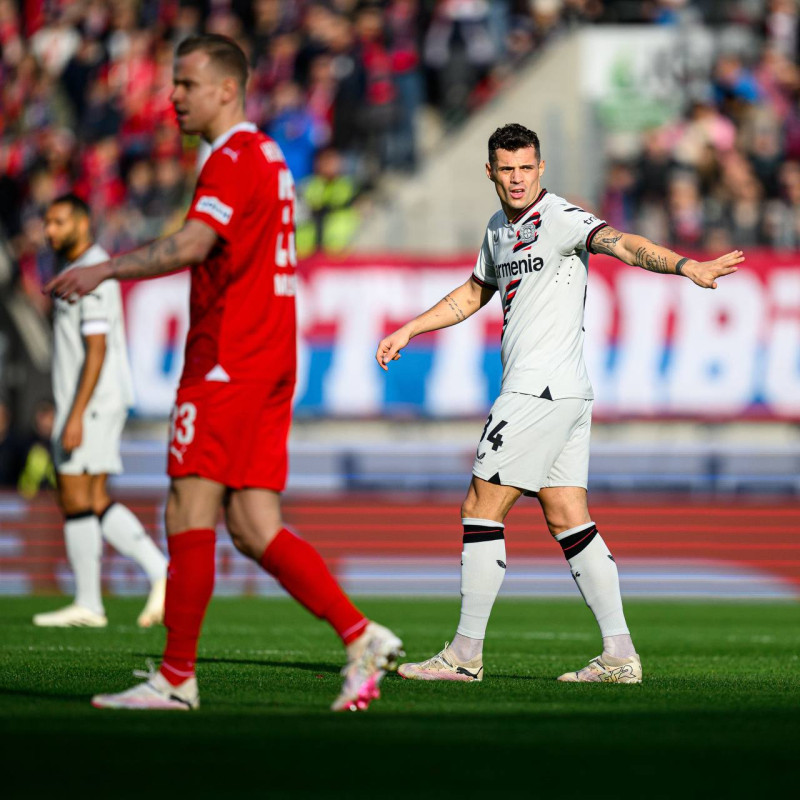 ޖަރުމަނު ލީގުގައި ލެވަކޫސަން އިން ކުޅުނު މެޗުގެ ތެރެއިން