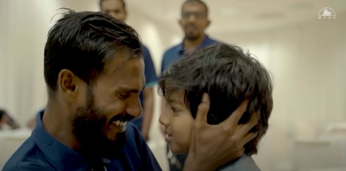 ހަފްލާގެ ތެރެއިން ފުރަތަމަ ފަހަރަށް ދަރިފުޅާ ބައްދަލުވީ