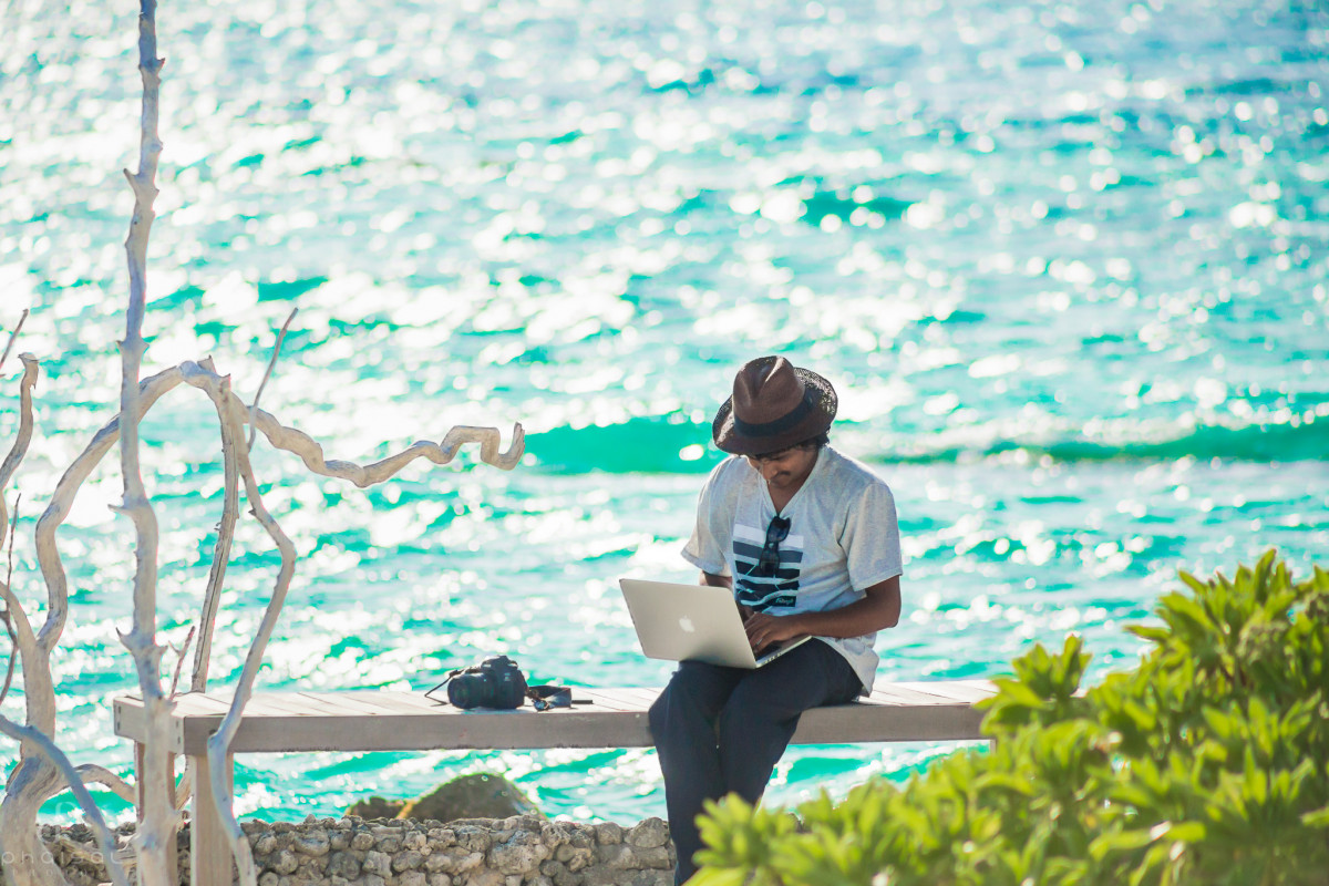 Local artists have raised concern that their livelihoods are at risk due to illegal employment of foreigners in Maldives