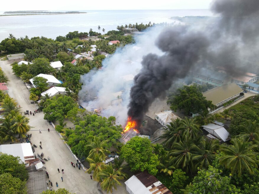 ފިޔޯރީ ސްކޫލް ގައި ރޯވެފައި