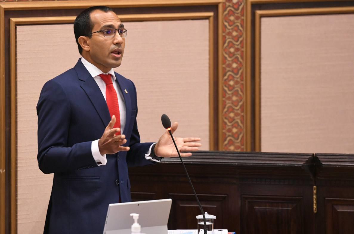 މިނިސްޓަރ އޮފް ކޮމިޔުނިކޭޝަންސް، ސައިންސް އެންޑް ޓެކްނޮލޮޖީ މިނިސްޓަރ މުހައްމަދު މަލީހު ހޯމަ ދުވަހުގެ ޖަލްސާގައި