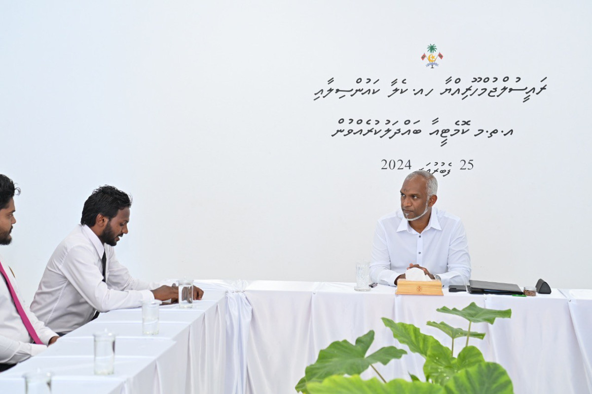 The president met members of HA. Kelaa council and WDC on Sunday