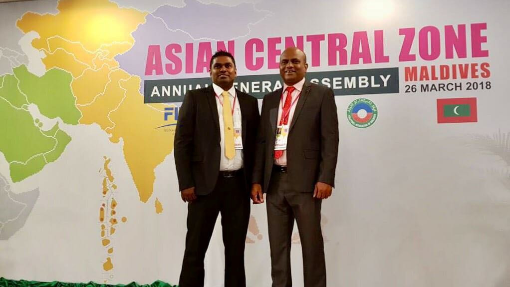 ވީއޭއެމްގެ ކުރީގެ ރައީސް އަދި ސެންޓަރަލް ޒޯންގެ ރައީސް މުޙައްމަދު ލަތީފް (ކ) އަދި ވީއޭއެމްގެ މިހާރުގެ ރައީސް މުޙައްމަދު ރަނޭޝް (ވ)