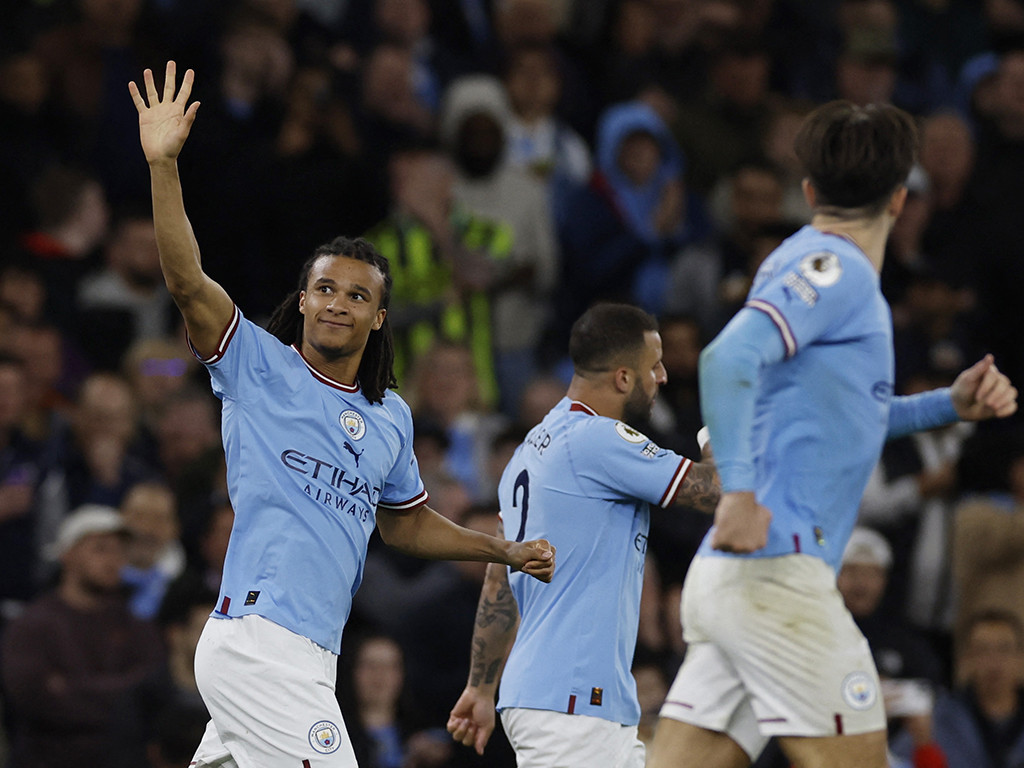 ސިޓީގެ ފުރަތަމަ ލަނޑު ޖެހުމަށްފަހު އަކޭ