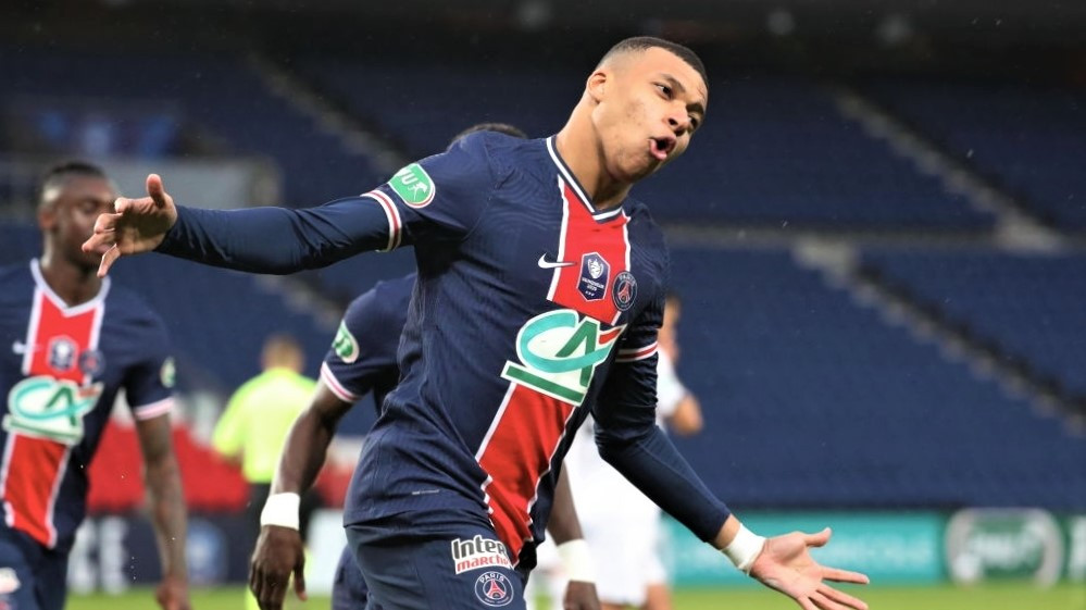 ޕީއެސްޖީ އާއި ލިލް ބައްދަލުކުރި މެޗުގެ ތެރެއިން: މި މެޗުން ޕީއެސްޖީ މޮޅުވީ 3-0 ން