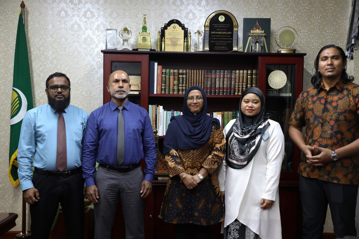 މެލޭޝިއާގެ ސެރުނާއީ ޙަލާލް އީކޮމާސްގެ އެކްސްޕާޓުންގެ ޓީމާ އިސްލާމިކް މިނިސްޓަރު ބައްދަލުކުރެއްވުން