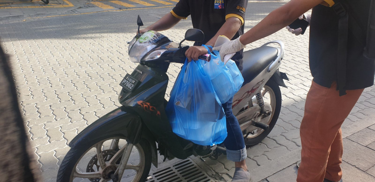 ޑެލިވަރީކުރުމުގެ މަސައްކަތުގައި ހަރަކާތްތެރިވަނީ