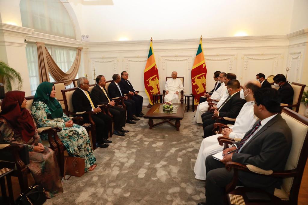 ރައްޔިތުންގެ މަޖިލީހުގެ ރައީސް މުހައްމަދު އަސްލަމް ލަންކާގެ ބޮޑުވަޒީރާ ބައްދަލުކުރައްވަނީ