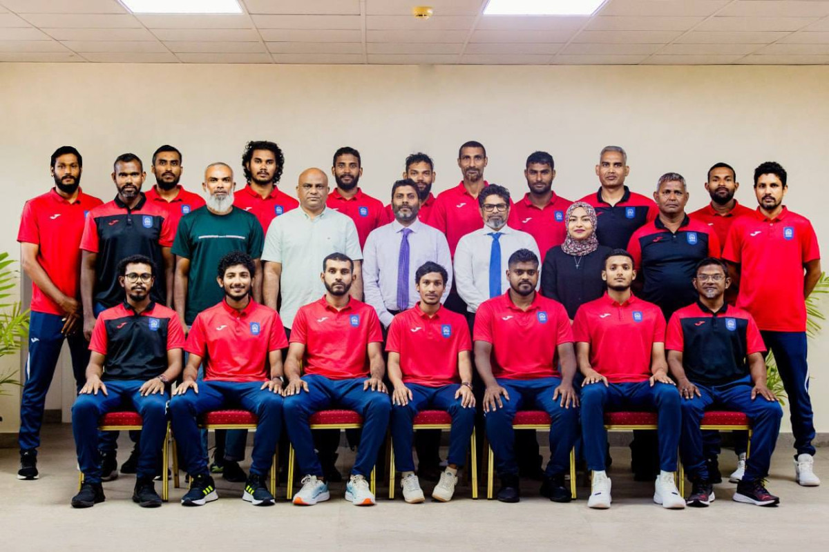 ޤައުމީ ފިރިހެން ޓީމާ ޖާޒީ ހަވާލު ކުރުމުގެ ތެރެއިން