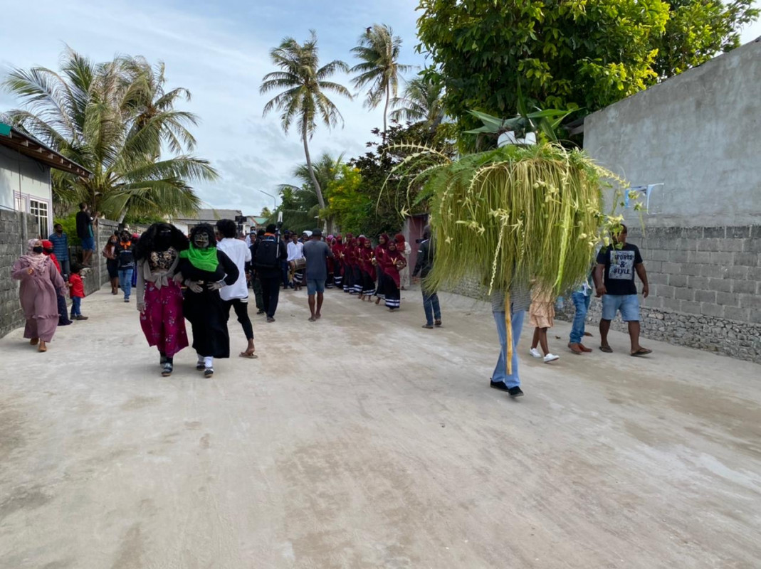 އަޟްޙާ ޢީދު 1442 - ރ. ރަސްގެތީމުގެ ކޯޑީގެ ކުޅިވަރުގެ ތެރެއިން، މިއީ އީދުގައި ކުޅޭ އެންމެ ފޯރިގަދަ އެއް ކުޅިވަރު، ކުދި ބޮޑު އެންމެން ފޯރި ނަގާ ބޮޑު ކުޅިވަރުވެސްމޭ - ފޮޓޯ: ރާއްޖެއެމްވީ