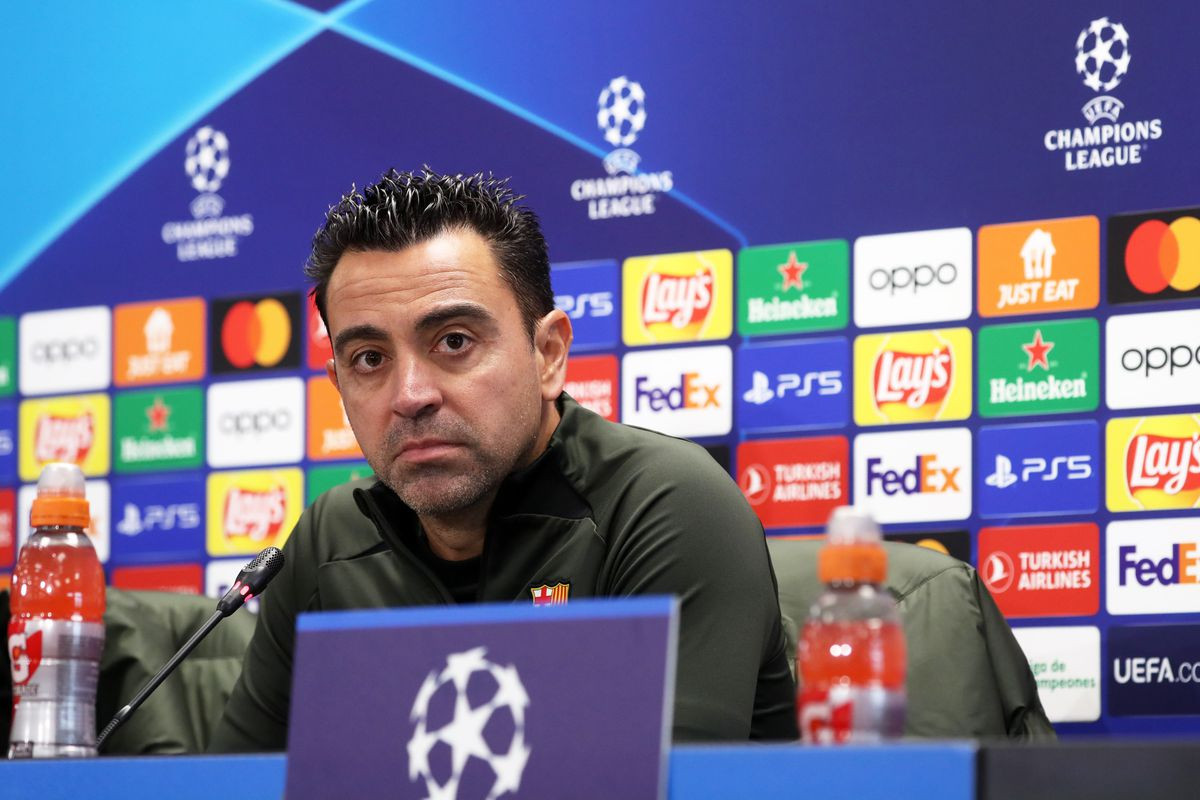 ބާސެލޯނާގެ ކޯޗު ޒަވީ ހެނާންޑޭޒް