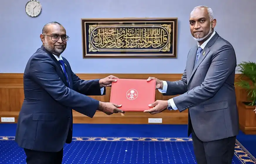 އޮފީހުން ކުރާ މަސައްކަތްތަކުގެ މައުލޫމާތު ދޭން ސިވިލް މުވައްޒަފުން ޕީއެންސީގެ ކޮންގްރެސްގެ މަސައްކަތަށް ނެރެވޭނެ: ސީއެސްސީގެ ރައީސް