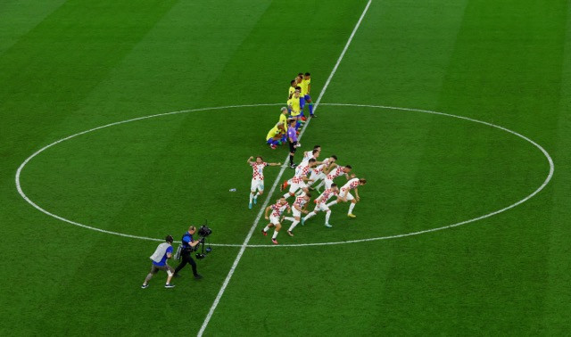 ކްރޮއޭޝިޔާ އާއި ބްރެޒިލް ބައްދަލުކުރި މެޗުގެ ތެރެއިން