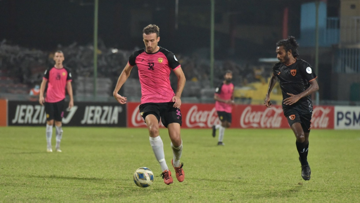 ޔޫވީއަށް ކުޅެމުން އައި ކިރްގިސްތާންގެ މިޑްފީލްޑަރު އަނަޓޯލީ ވްލަސީޗޭވް