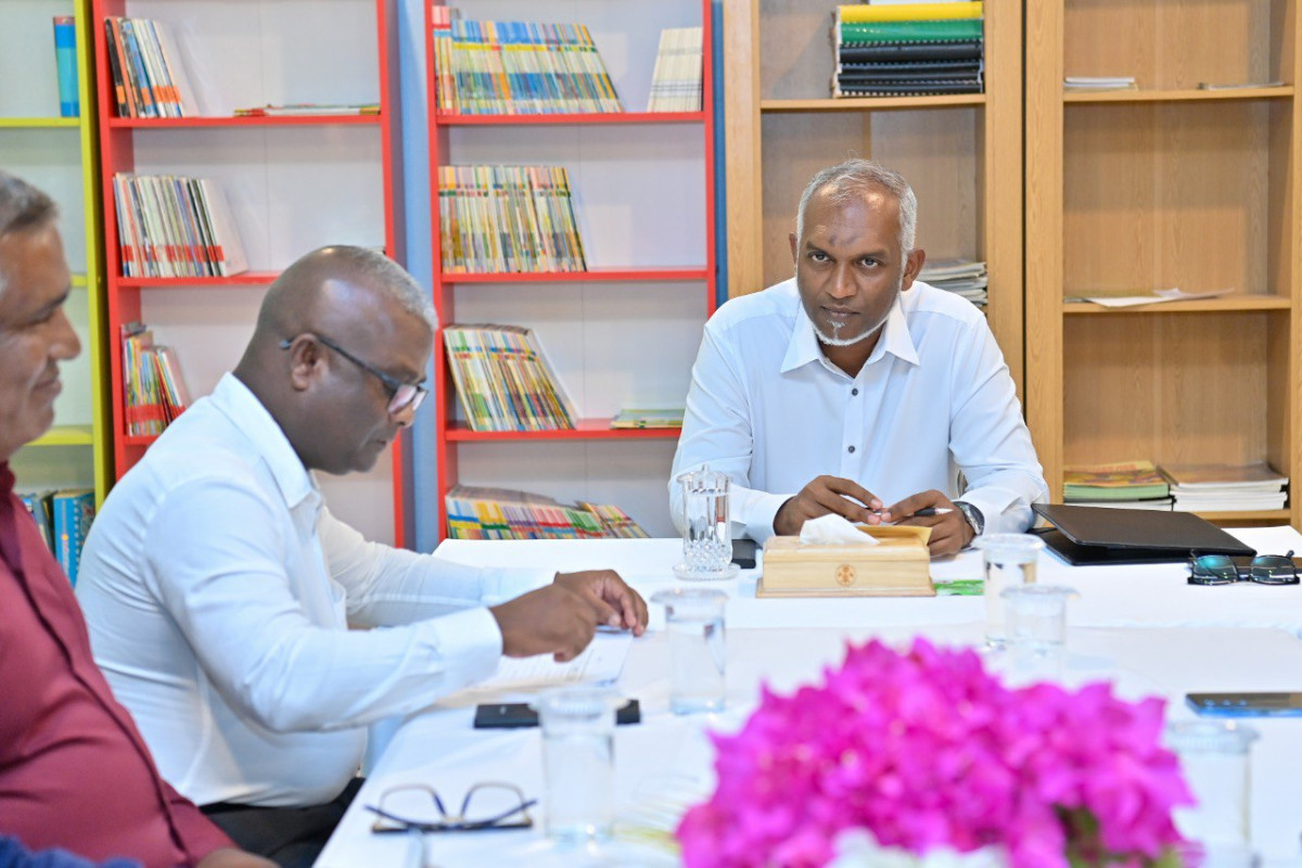 The president met members of HA. Utheem council and WDC on Sunday