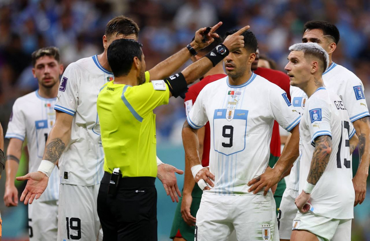 އުރުގުއޭ އަދި ޕޯޗުގަލް ކުޅުނު މެޗުގެ ތެރެއިން - ފޮޓޯ: ރޮއިޓާސް 