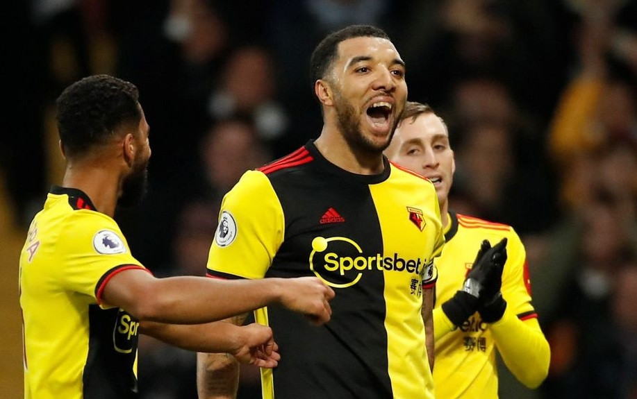 ވަޓްފޯޑުގެ ކުޅުންތެރިން އުފާފާޅުކުރަނިކޮށް