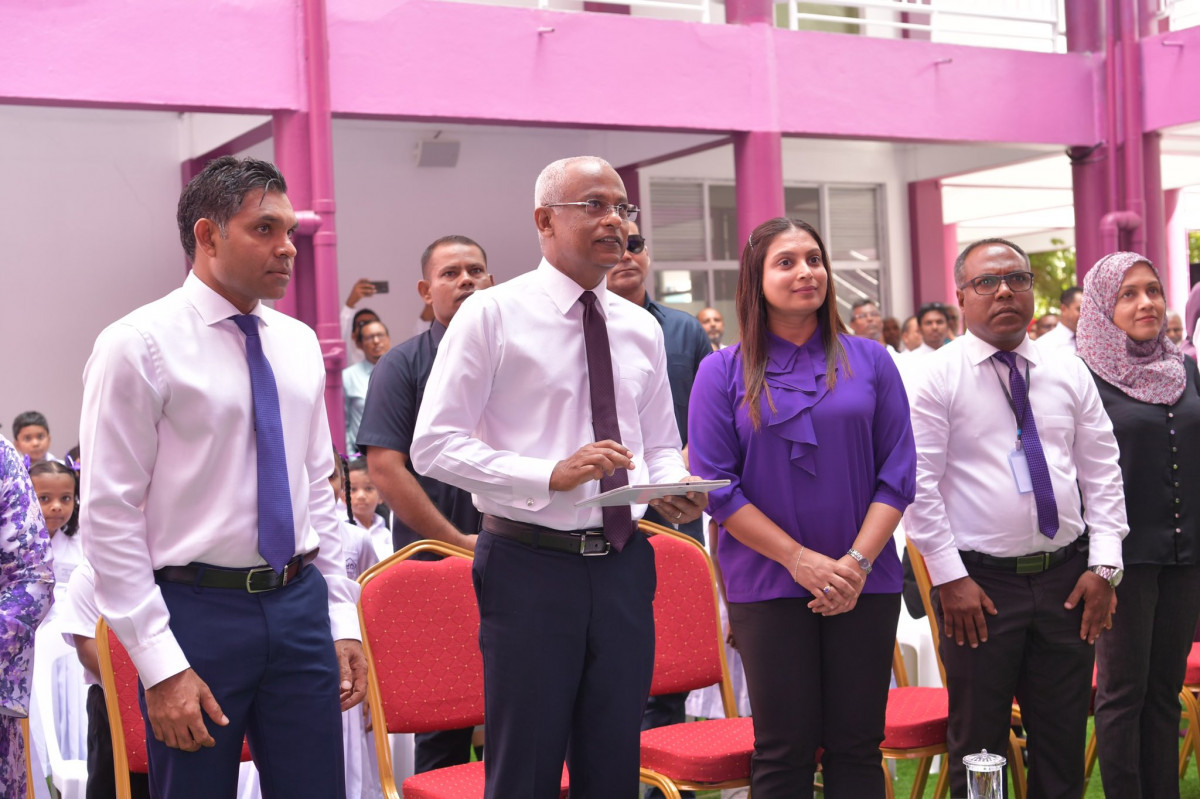 އިއްޒުއްދީން ސްކޫލް ހުޅުވުމުގެ ރަސްމިއްޔާތުގައި ރައީސް ޞާލިހުއާއި ނައިބް ރައީސް ފައިސަލް އަދި އެޑިއެކޭޝަން މިނިސްޓަރ ޢާއިޝަތު އަލީ