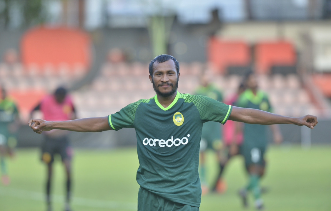 ޔޫވީ ކޮޅަށް ލަނޑު ޖެހުމަށްފަހު ހަމްޕު އުފާ ފާޅުކުރަނީ