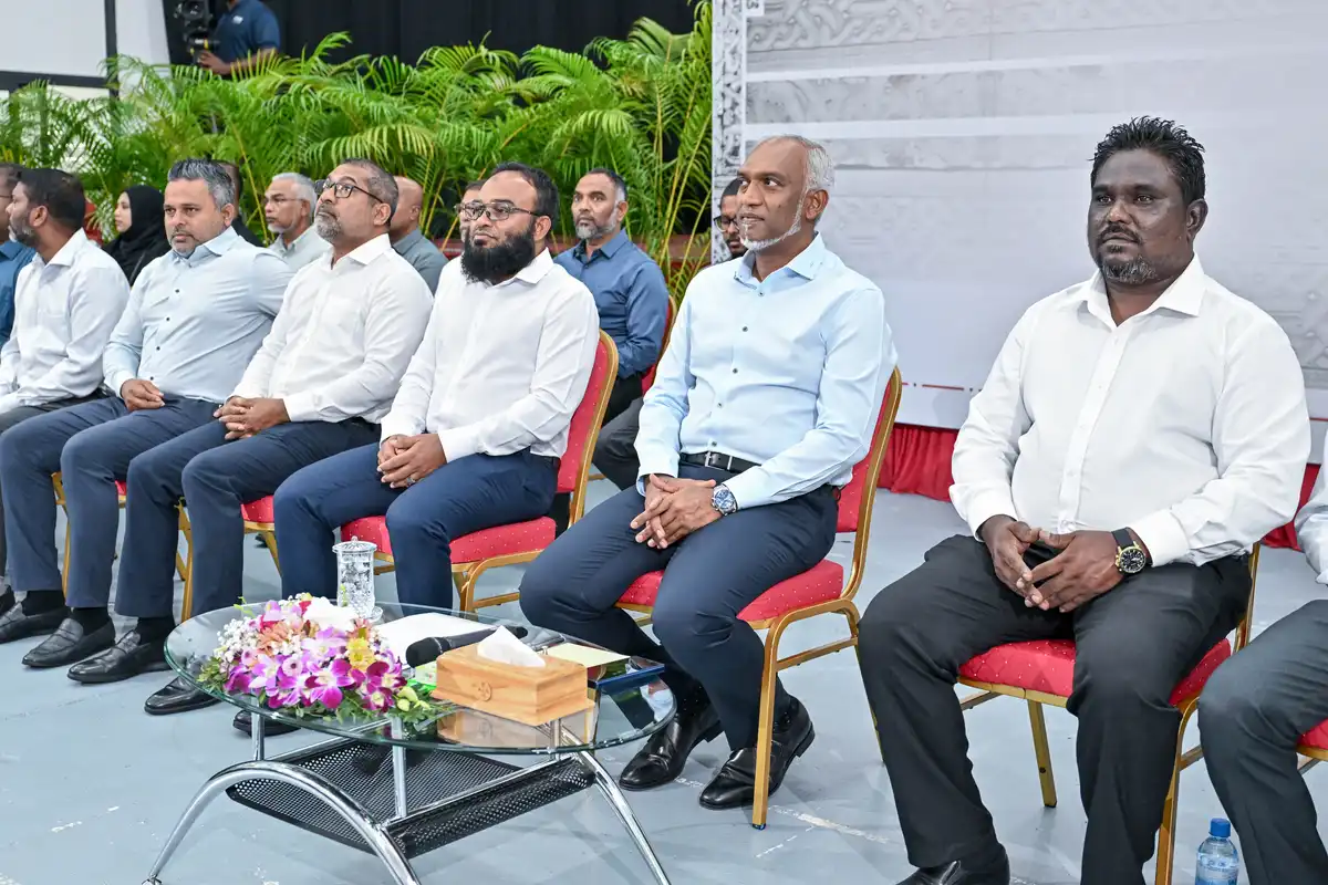 ރައީސް ޑރ މުހައްމަދު މުޢިއްޒު