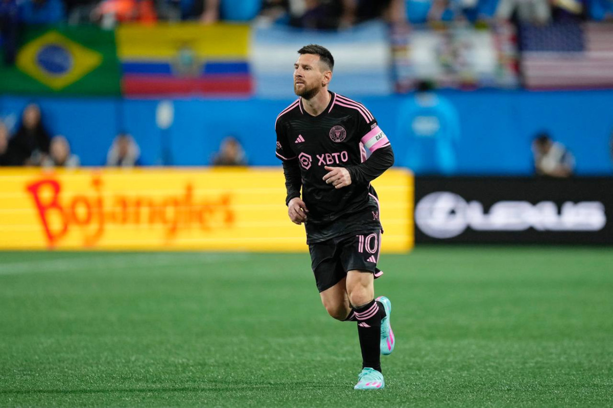 އިންޓަ މިއާމީ އަށް ކުޅެމުން އަންނަ އާޖެންޓީނާގެ މެސީ