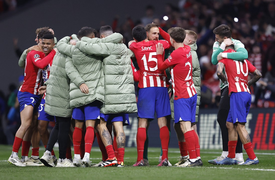 މެޗުގައި ލަނޑު ޖެހުމަށްފަހު އެތުލެޓިކޯގެ ކުޅުންތެރިން އުފާ ފާޅު ކުރަނީ