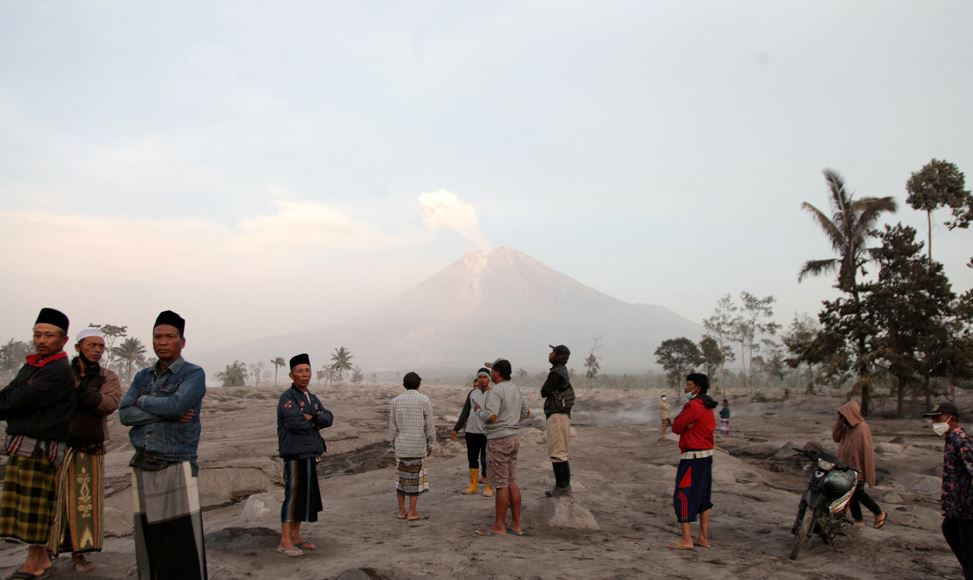 އިންޑޮނީޝިޔާގެ ޖާވާގެ އަލިފާން ފަރުބަދައެއް ގޮވުން