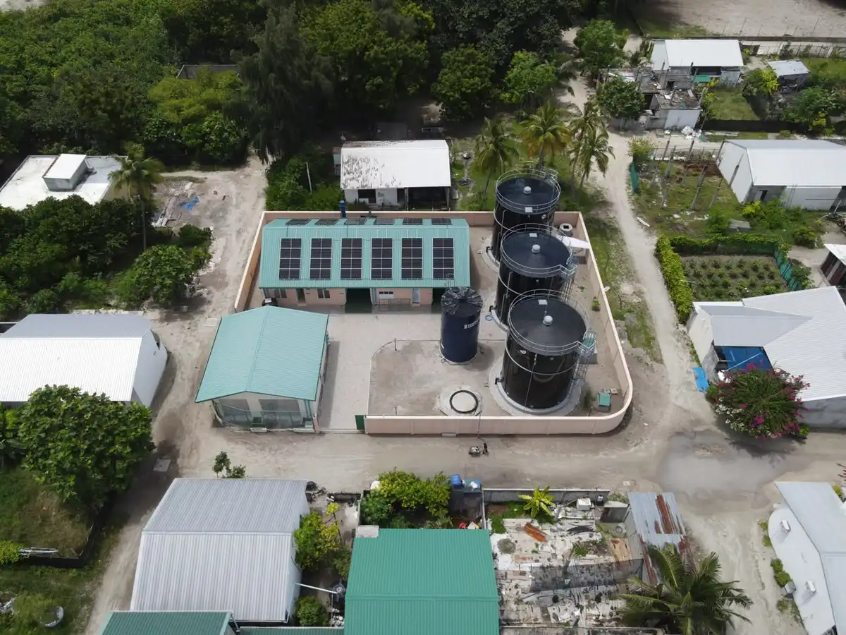 ކުރީގެ ރައީސް ސޯލިހުގެ ސަރުކާރުގައި، ނެއްލައިދޫގައި ކުރިއަށްގެންދިޔަ ފެނާއި ނަރުދަމާ ނިޒާމު ގާއިމުކުރުމުގެ މަޝްރޫއުގެ ދަށުން ގާއިމުކޮށްފައިވާ އާރުއޯ ޕްލާންޓް އިމާރާތް