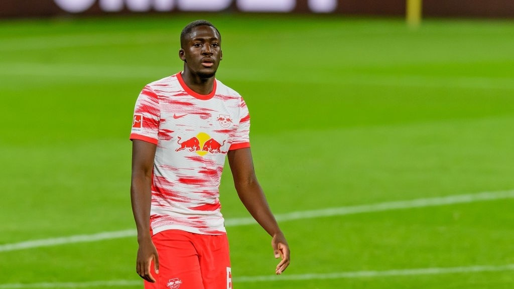 ލިވަޕޫލާ ގުޅުނު ފްރާންސްގެ ޒުވާން ޑިފެންޑަރު އިބްރާހިމާ ކޮނާޓޭ