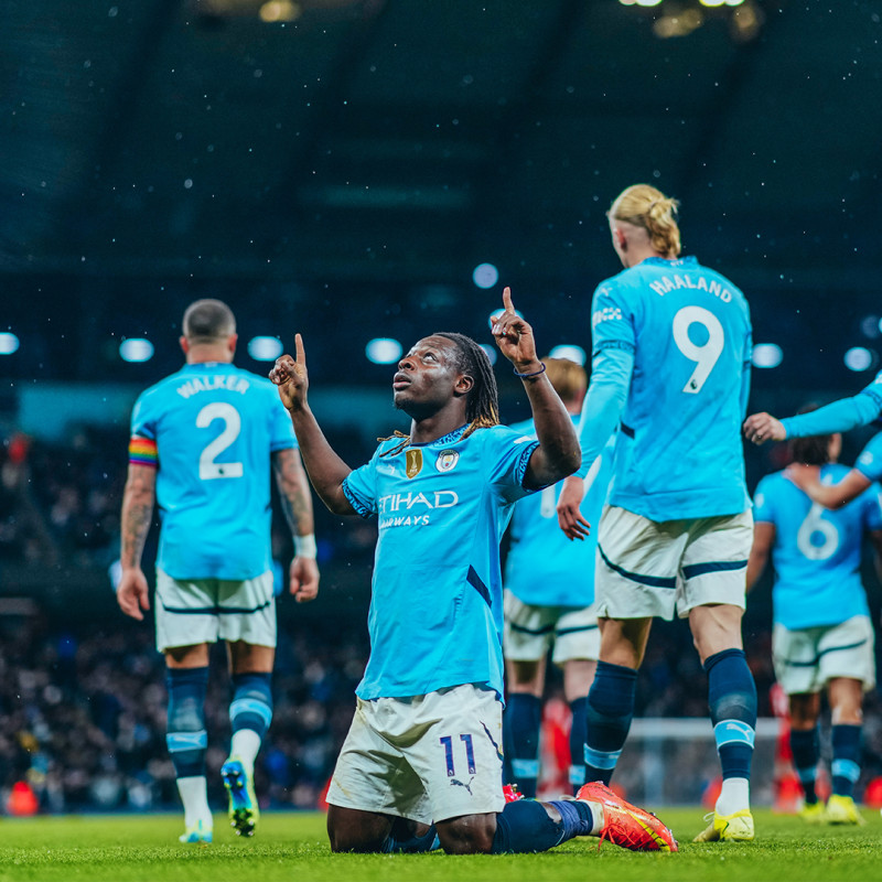 މެޗުގައި ލަނޑު ޖެހުމަށްފަހު ސިޓީގެ ޑޮކޫ އުފާ ފާޅު ކުރަނީ