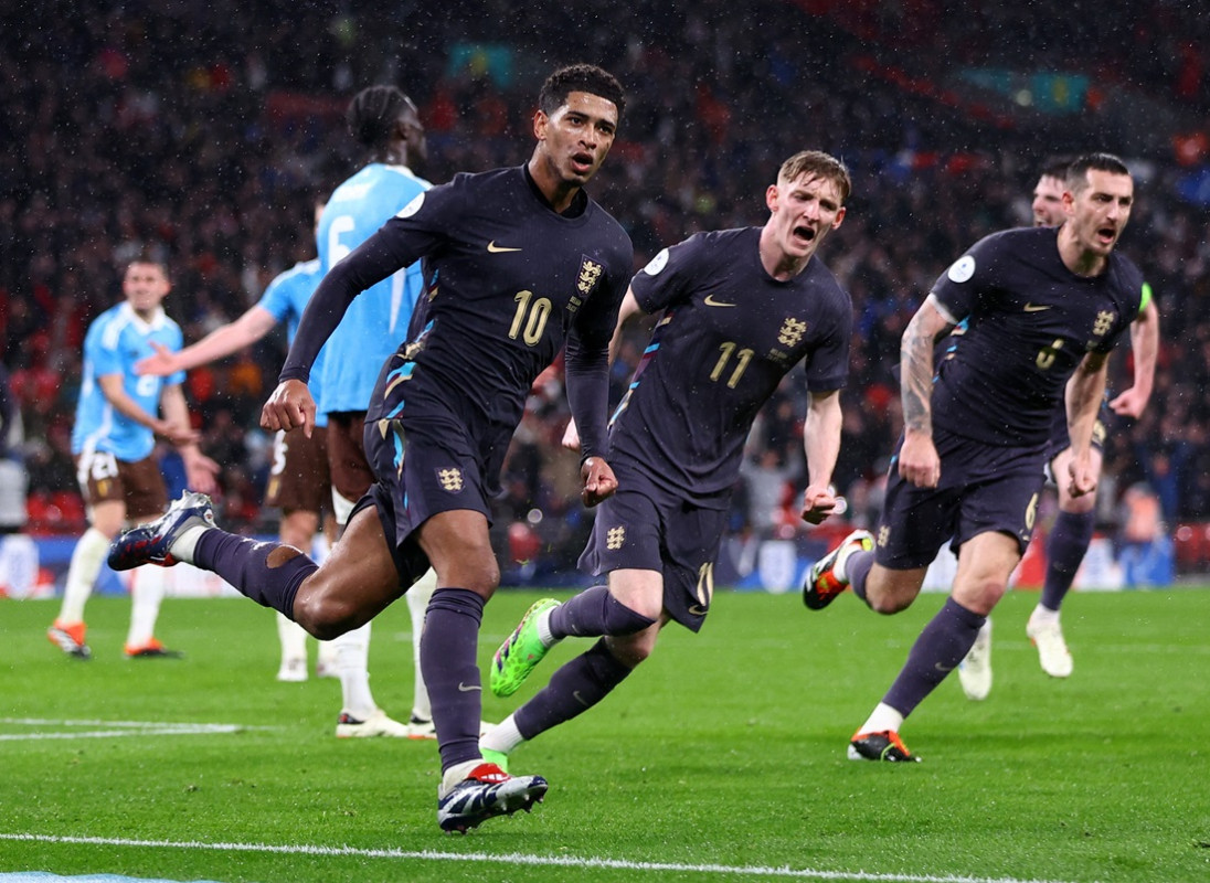 މެޗުގައި ލަނޑު ޖެހުމަށްފަހު ބެލިންހަމް އުފާ ފާޅުކުރަނީ