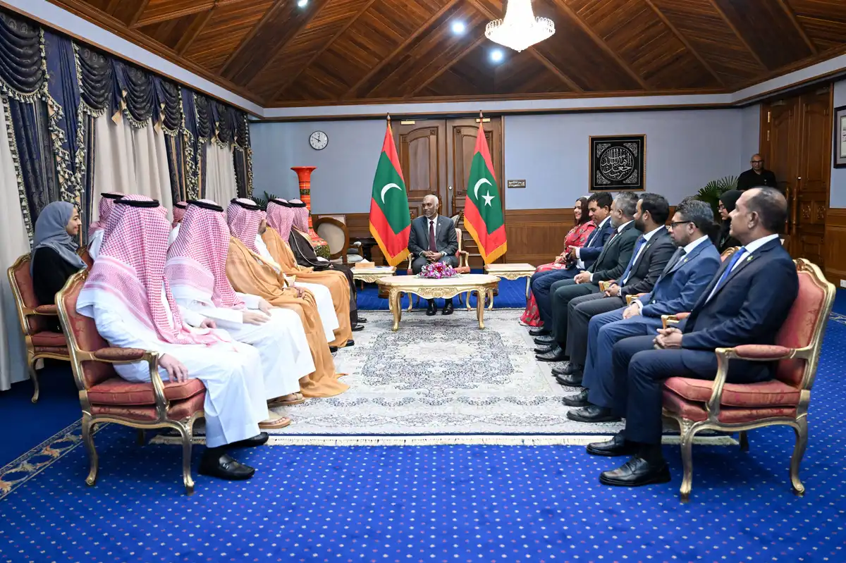 ދިވެހިރާއްޖެއަށް ޒިޔާރަތްކުރައްވަމުންގެންދަވާ ސަޢޫދީ ޢަރަބިއްޔާގެ ވަފުދު، ރައީސް މުއިއްޒު އާ ބައްދަލު ކުރަނީ