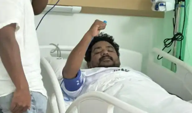 މެމްބަރު މައުރޫފް ސަރޖަރީ އަށް ފަހު ބާއްވާފައި ވަނިކޮށް ނަގާފައިވާ ފޮޓޯ އެއް