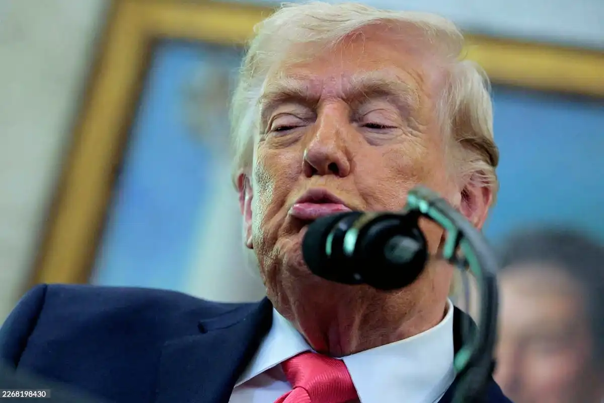 އަންގާރަ ދުވަހު ވައިޓް ހައުސްގައި އޮތް އިވެންޓެއްގައި އެމެރިކާގެ ރައީސް ޑޮނަލްޑް ޓްރަމްޕް.