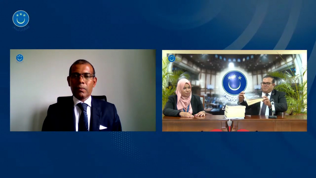 އިންކުއިރީ ރިޕޯޓް ރައްޔިތުންގެ މަޖިލީހުގެ ރައީސް، މުހައްމަދު ނަޝީދަށް އެރުވުމަށް ބޭއްވި ރަސްމިއްޔާތު