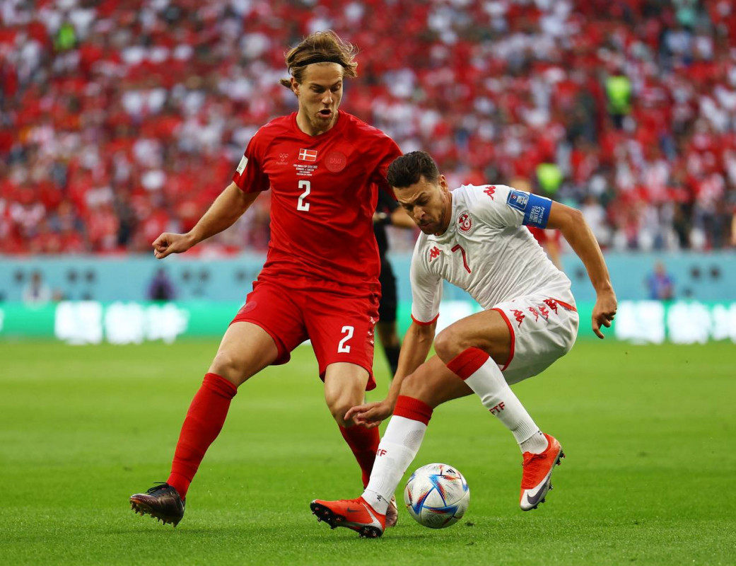 ޑެންމާކު އަދި ޓިއުނީޝިޔާ ކުޅުނު މެޗުގެ ތެރެއިން: ފޮޓޯ - ރޮއިޓާސް  