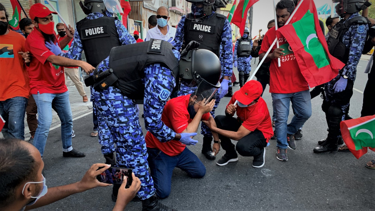 ރައްކާތެރިކަމުގެ ފިޔަވަޅުތަކާއި ޚިލާފަށް އިދިކޮޅު ކޯލިޝަނުން ބޭއްވި މުޒާހަރާގެ ތެރެއިން