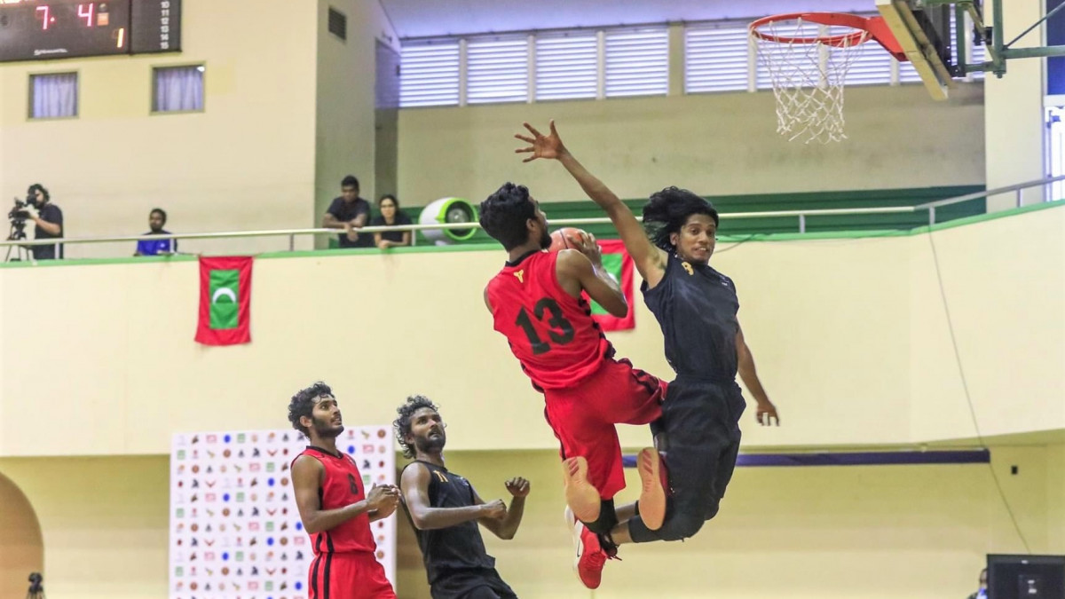 މިދިޔަ އަހަރު އިންޑޯ ކޯޓުގައި ބޭއްވި ގައުމީ ބާސްކެޓްބޯޅަ މުބާރާތުގެ ތެރެއިން