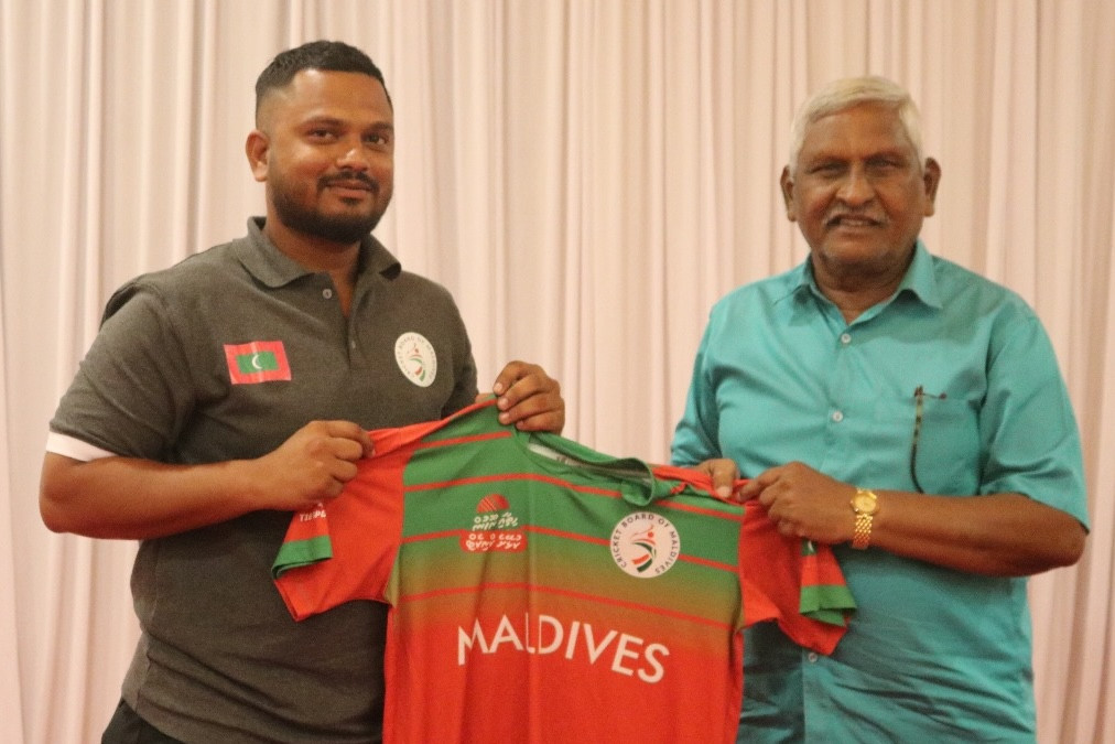 ގައުމީ ފިރިހެން ކްރިކެޓް ޓީމަށް ޖަރޒީ ހަވާލުކުރަނީ