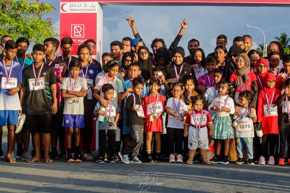 އައްޑޫގައި ބޭއްވި ރެޑްކްރެސެންޓްގެ ދުވުމެއް