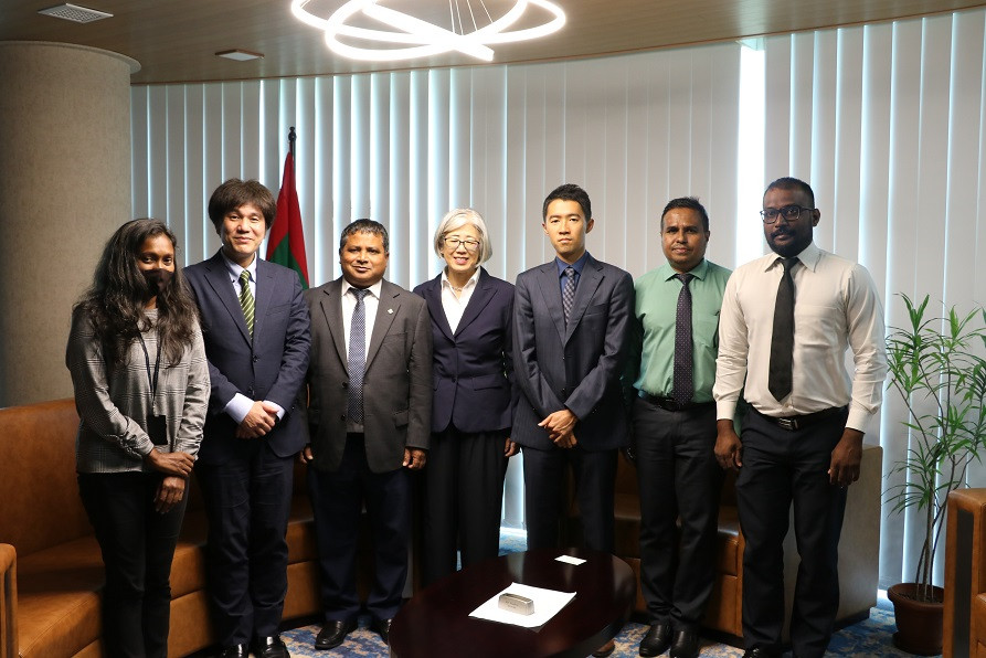 Minister Dr Hussain Rasheed Hassan met with the ambassador of Japan to the Maldives Takeuchi Midori on Tuesday