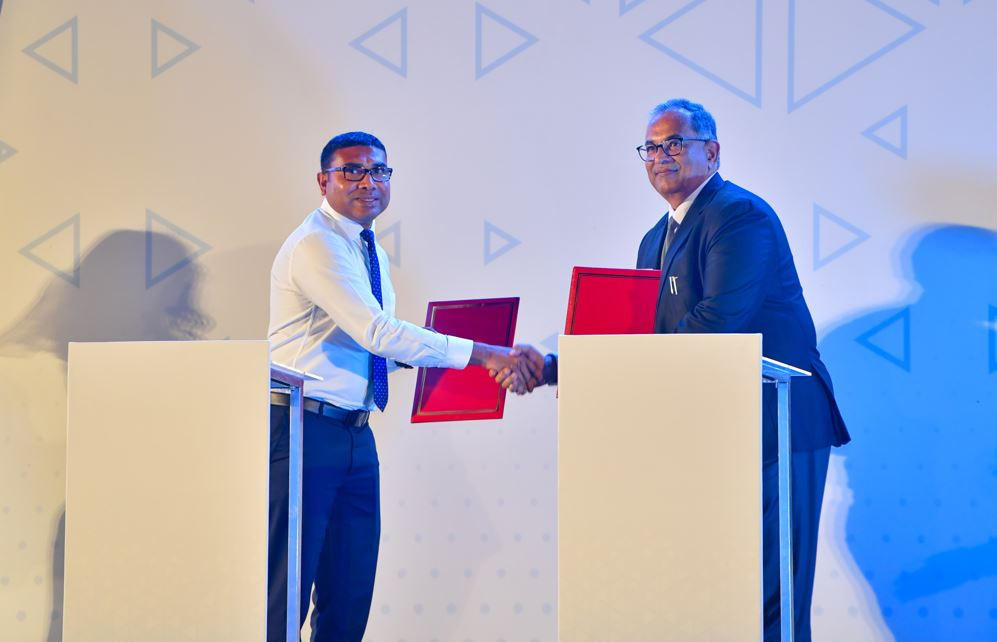 ޅ. ފެލިވަރު އަދި ގއ. ގެމަނަފުށީގައި އައިސް ޕްލާންޓެއް އެޅުމުގެ އެއްބަސްވުމުގައި ސޮއިކުރުން