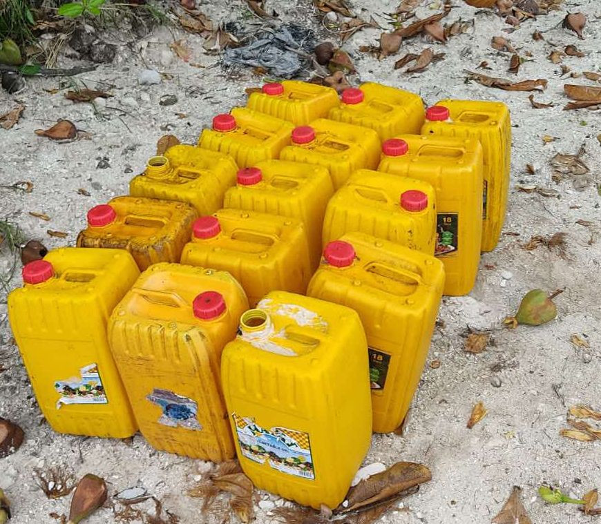 ބަނގުރާ ކަމަށް ބެލެވޭ އެއްޗެހި އަޅާފައި ހުރި ހަންތައް