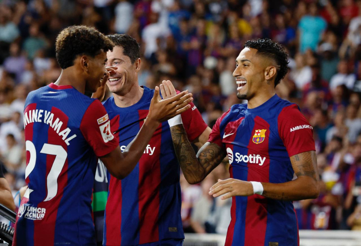 ސްޕެނިޝް ލީގުގައި ބެޓިސްއާ ދެކޮޅަށް ކުޅުނު މެޗުގައި ލަނޑު ޖެހުމަށްފަހު ބާސެލޯނާގެ ކުޅުންތެރިން އުފާ ފާޅު ކުރަނީ