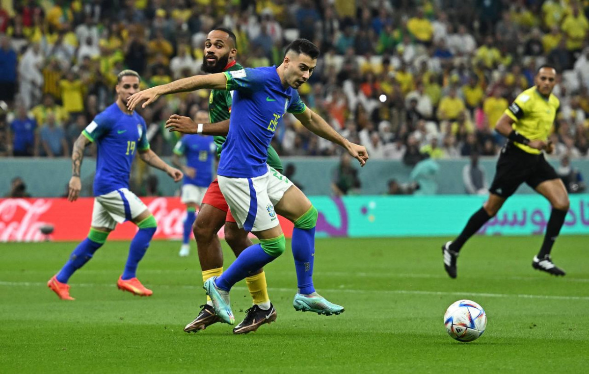 ކެމަރޫން އަދި ބްރެޒިލް ކުޅުނު މެޗުގެ ތެރެއިން - ފޮޓޯ: ރޮއިޓާސް