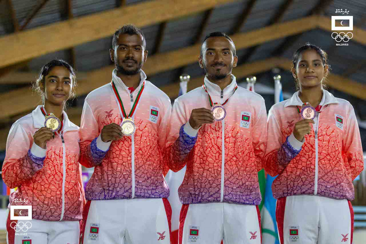 މެޑަލް ހޯދި ޓީޓީ ޓީމްގެ ބައެއް ކުޅުންތެރިން: ފޮޓޯ- އެމްއޯސީ/ އިސްމާއީލް ތޯރިގު