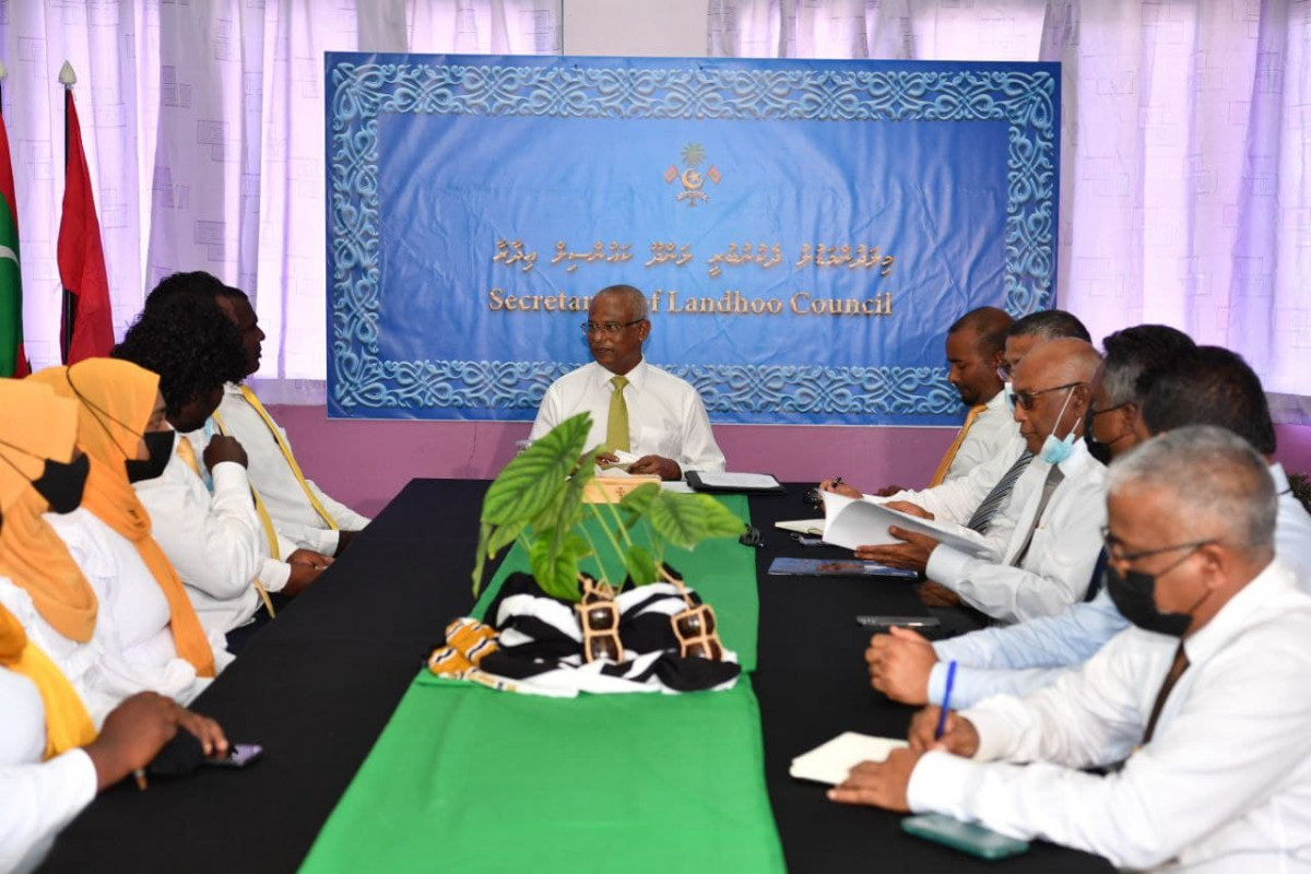 President meets N. Landhoo Island Council and WDC: Council says projects serve the people’s needs