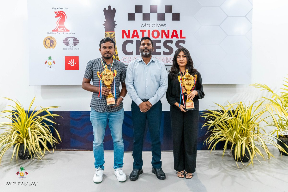 ޤައުމީ ޗެސް މުބާރާތުގެ ޗެމްޕިއަންކަން ހޯދި ޝުއާއު އަދި ނިހާޔާ އާއެކު ކުޅިވަރު ވަޒީރު ރާފިޢު