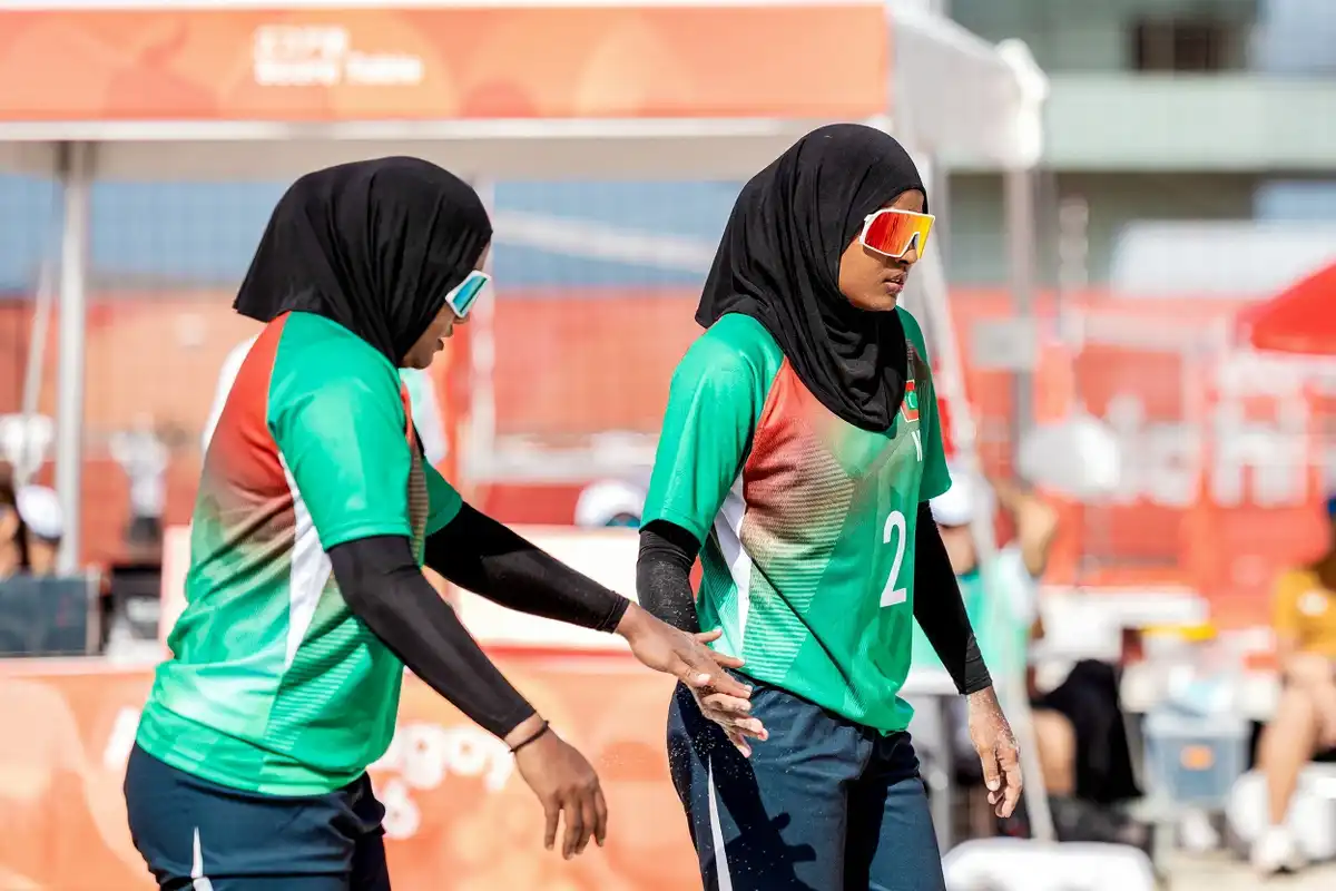 ރާއްޖޭގެ ޕެއާ އިން ހޮންގްކޮންގްއާ ދެކޮޅަށް ކުޅުނު މެޗުގެ ތެރެއިން