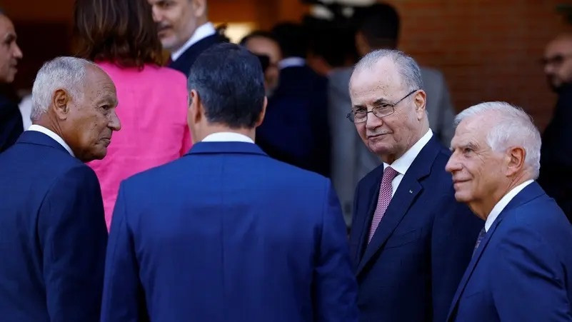 ފަލަސްތީނުގެ ބޮޑުވަޒީރު މުޙައްމަދު މުޞްޠަފާ، ޔޫރަޕިއަން ޔޫނިއަންގެ ބޭރުގެ ސިޔާސަތުގެ އިސްވެރިޔާ ޖޮސެޕް ބޮރެލް، އަރަބި ލީގުގެ ސެކްރެޓަރީ ޖެނެރަލް އަޙްމަދު އަބުލް ޣައިޠު އަދި ސްޕެއިންގެ ބޮޑުވަޒީރު